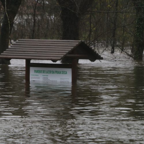 Caldas das Taipas enfrenta subida do caudal e inundações em zonas ribeirinhas