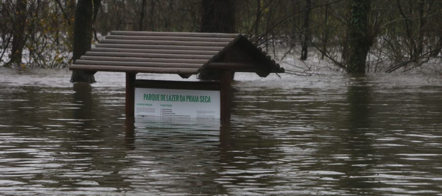 Caldas das Taipas enfrenta subida do caudal e inundações em zonas ribeirinhas